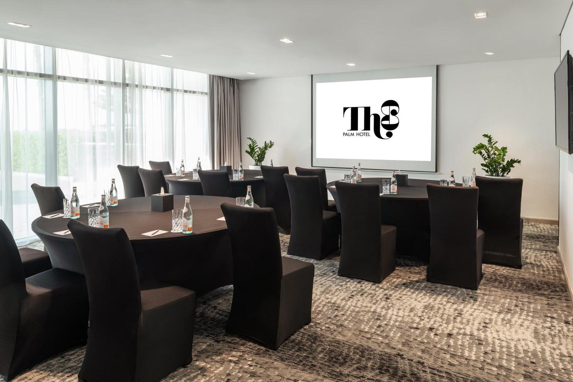 Th8 Palm Dubai Beach Resort, Vignette Collection By Ihg Exterior photo Thes